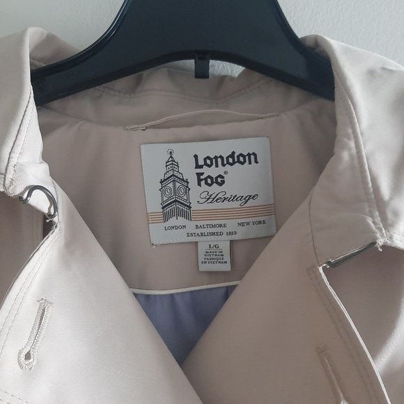 Size L london fog trench - Picture 3 of 4